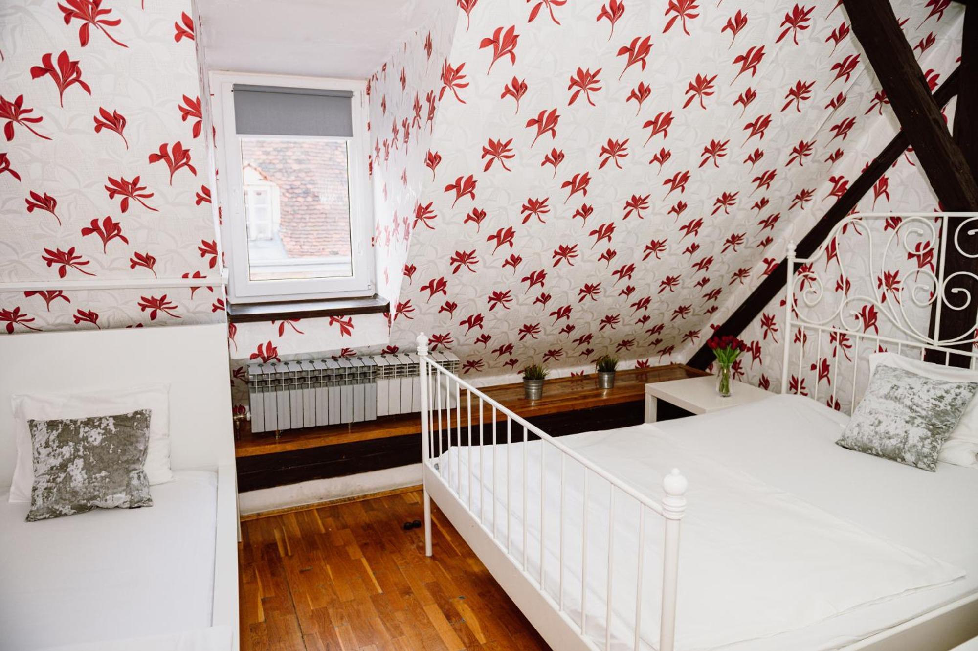 Centar Hostel *