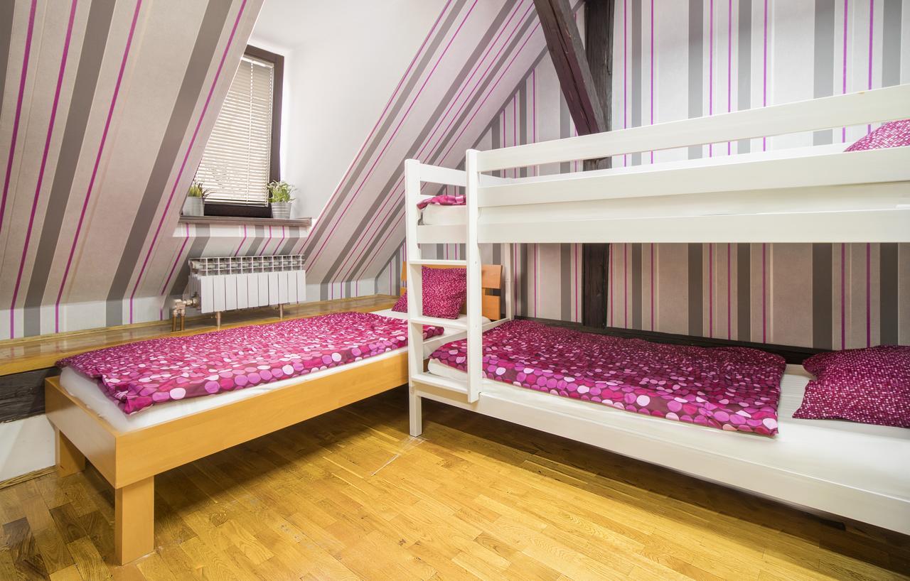 Centar Hostel *